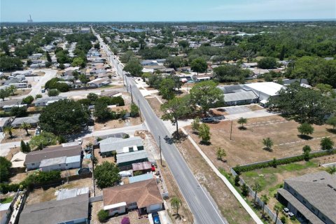 Propiedad comercial en venta en Holiday, Florida, 1897.62 m2 № 1885382 - foto 15