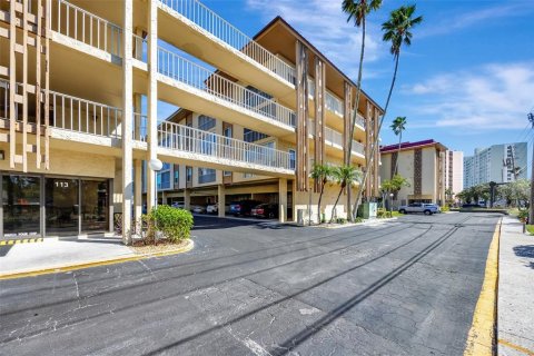 Condo in Clearwater, Florida, 2 bedrooms № 2143400 - photo 24