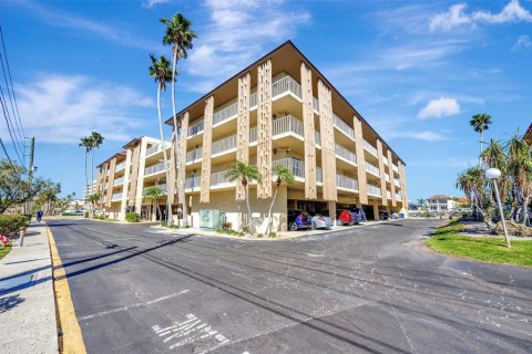Condo in Clearwater, Florida, 2 bedrooms № 2143400 - photo 28