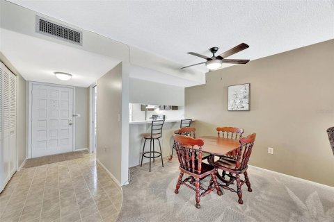 Condo in Clearwater, Florida, 2 bedrooms № 2143400 - photo 9