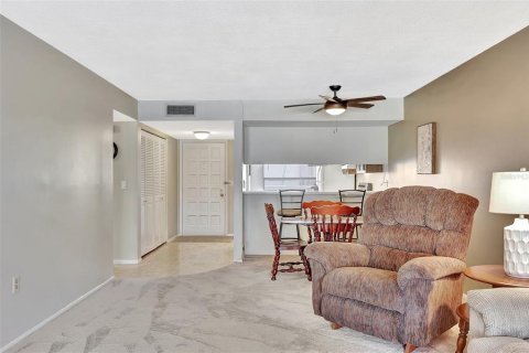 Condo in Clearwater, Florida, 2 bedrooms № 2143400 - photo 21