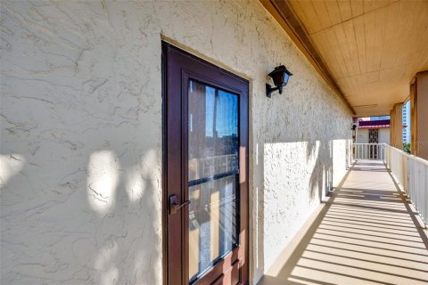 Condo in Clearwater, Florida, 2 bedrooms № 2143400 - photo 25