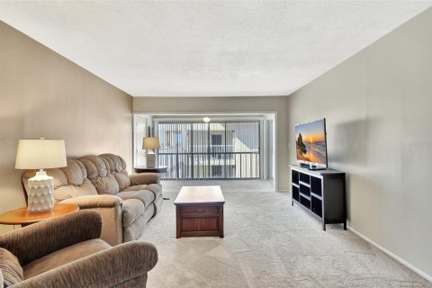 Condo in Clearwater, Florida, 2 bedrooms № 2143400 - photo 3