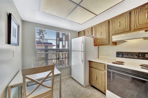 Condo in Clearwater, Florida, 2 bedrooms № 2143400 - photo 11