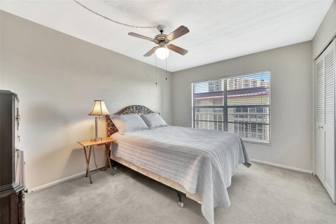 Condo in Clearwater, Florida, 2 bedrooms № 2143400 - photo 15