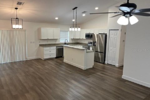 House in Ocala, Florida 3 bedrooms, 128.21 sq.m. № 1777949 - photo 3