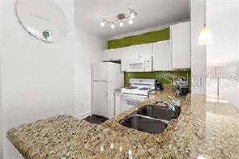 Condo in Clearwater, Florida, 1 bedroom  № 2095437 - photo 6