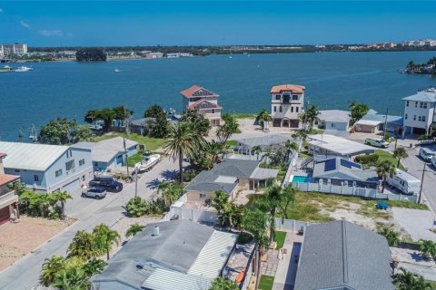 Casa en venta en Madeira Beach, Florida, 2 dormitorios, 125.51 m2 № 2220331 - foto 15