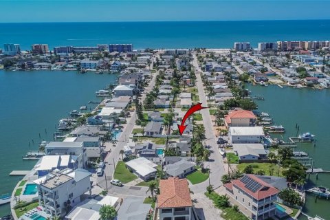 Casa en venta en Madeira Beach, Florida, 2 dormitorios, 125.51 m2 № 2220331 - foto 26