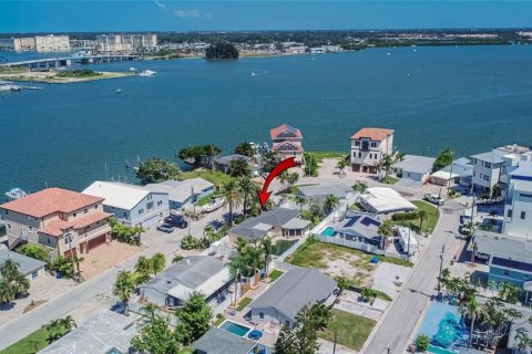 Casa en venta en Madeira Beach, Florida, 2 dormitorios, 125.51 m2 № 2220331 - foto 16