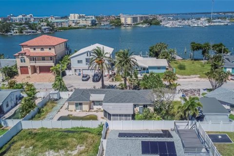 Casa en venta en Madeira Beach, Florida, 2 dormitorios, 125.51 m2 № 2220331 - foto 18