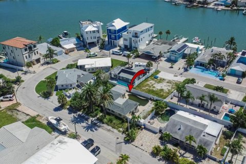 Casa en venta en Madeira Beach, Florida, 2 dormitorios, 125.51 m2 № 2220331 - foto 8