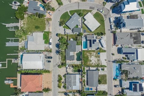 Casa en venta en Madeira Beach, Florida, 2 dormitorios, 125.51 m2 № 2220331 - foto 12