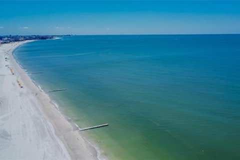 Casa en venta en Madeira Beach, Florida, 2 dormitorios, 125.51 m2 № 2220331 - foto 28