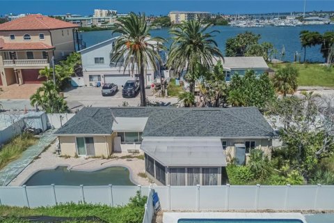 Casa en venta en Madeira Beach, Florida, 2 dormitorios, 125.51 m2 № 2220331 - foto 6