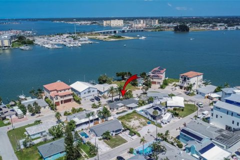 Casa en venta en Madeira Beach, Florida, 2 dormitorios, 125.51 m2 № 2220331 - foto 17