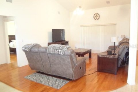 Casa en alquiler en Palm Coast, Florida, 3 dormitorios, 154.4 m2 № 1765760 - foto 4