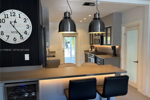 House in Fort Lauderdale, Florida 3 bedrooms, 96.06 sq.m. № 2169886 - photo 7
