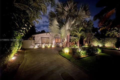 House in Fort Lauderdale, Florida 3 bedrooms, 96.06 sq.m. № 2169886 - photo 2