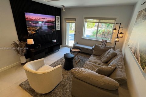 House in Fort Lauderdale, Florida 3 bedrooms, 96.06 sq.m. № 2169886 - photo 9