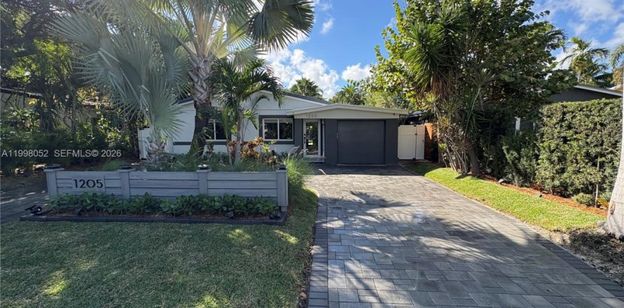 House in Fort Lauderdale, Florida 3 bedrooms, 96.06 sq.m. № 2169886