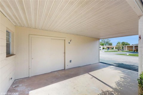 Condo in Bradenton, Florida, 2 bedrooms  № 1718581 - photo 19