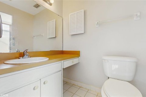 Condo in Bradenton, Florida, 2 bedrooms  № 1718581 - photo 12