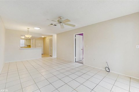 Condo in Bradenton, Florida, 2 bedrooms  № 1718581 - photo 3