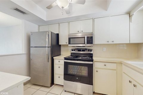 Condo in Bradenton, Florida, 2 bedrooms  № 1718581 - photo 5