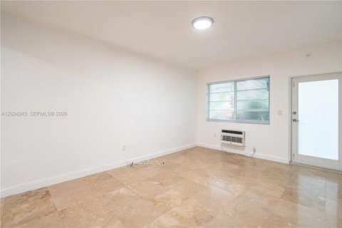 Снять в аренду квартиру в Майами-Бич, Флорида 41.81м2, № 2184081 - фото 5