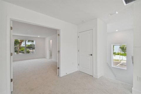 House in Tampa, Florida 4 bedrooms, 223.8 sq.m. № 1511924 - photo 26
