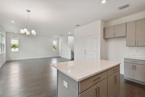 House in Tampa, Florida 4 bedrooms, 223.8 sq.m. № 1511924 - photo 14