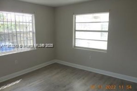 Villa ou maison à vendre à Miami, Floride: 3 chambres, 75.81 m2 № 1975786 - photo 7