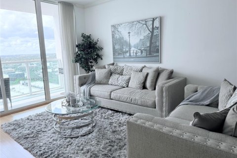 Condo in Fort Lauderdale, Florida, 1 bedroom  № 1921304 - photo 1