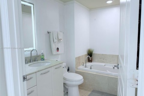 Condo in Fort Lauderdale, Florida, 1 bedroom  № 1921304 - photo 6