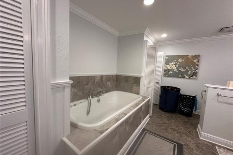 House in Winter Haven, Florida 3 bedrooms, 206.06 sq.m. № 1649307 - photo 25