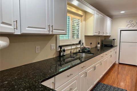 House in Winter Haven, Florida 3 bedrooms, 206.06 sq.m. № 1649307 - photo 18