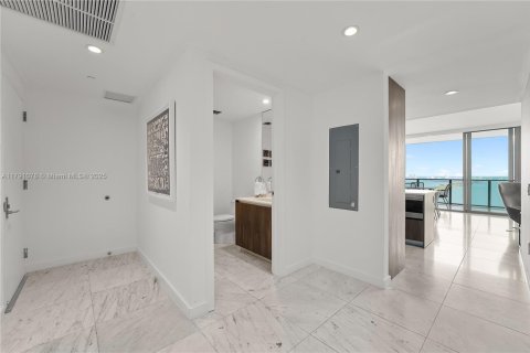 Copropriété à louer à Miami, Floride: 3 chambres, 151.8 m2 № 1731592 - photo 4