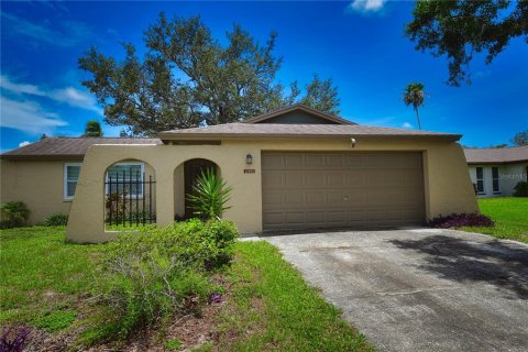 Casa en venta en Largo, Florida, 3 dormitorios, 109.07 m2 № 1819013 - foto 1