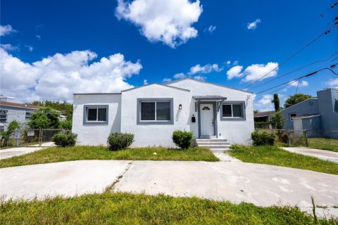 Villa ou maison à Miami, Floride 3 chambres, 118.82 m2 № 2091083