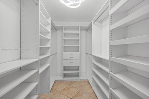 Condominio en venta en Hallandale Beach, Florida, 1 dormitorio, 78.97 m2 № 1944264 - foto 21