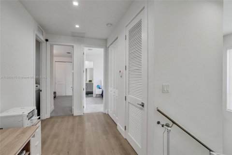 House in Doral, Florida 3 bedrooms, 192.12 sq.m. № 1893154 - photo 28