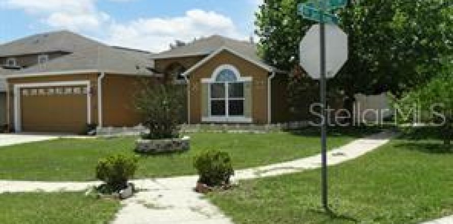 Casa en Apopka, Florida 3 dormitorios, 151.8 m2 № 1675163