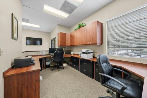 Immobilier commercial à vendre à Largo, Floride: 428.19 m2 № 2411601 - photo 8