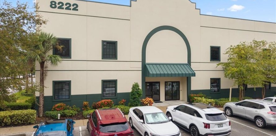 Immobilier commercial à Largo, Floride 428.19 m2 № 2411601