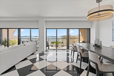 Condominio en venta en Miami, Florida, 2 dormitorios, 181.16 m2 № 1982923 - foto 5