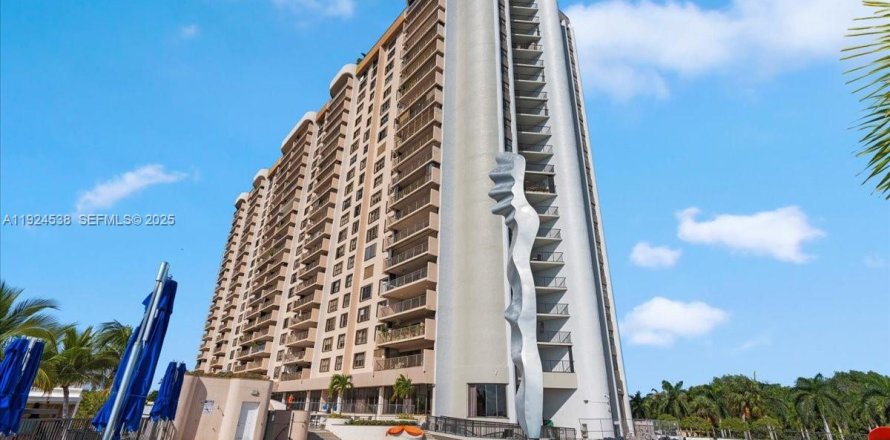 Condominio en Miami, Florida, 2 dormitorios № 1982923