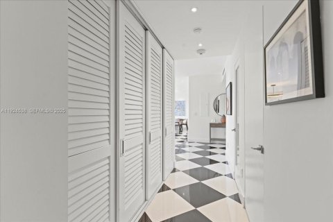 Condominio en venta en Miami, Florida, 2 dormitorios, 181.16 m2 № 1982923 - foto 13