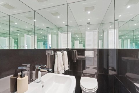 Condominio en venta en Miami, Florida, 2 dormitorios, 181.16 m2 № 1982923 - foto 27