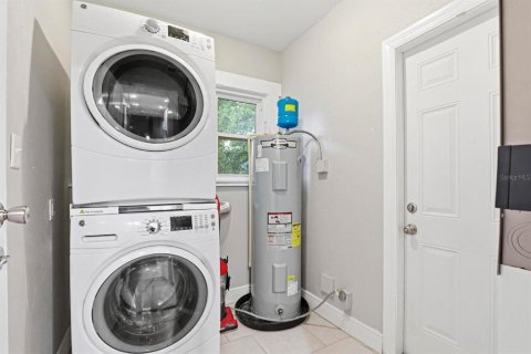 Villa ou maison à louer à Tampa, Floride: 3 chambres, 118.82 m2 № 2096307 - photo 11